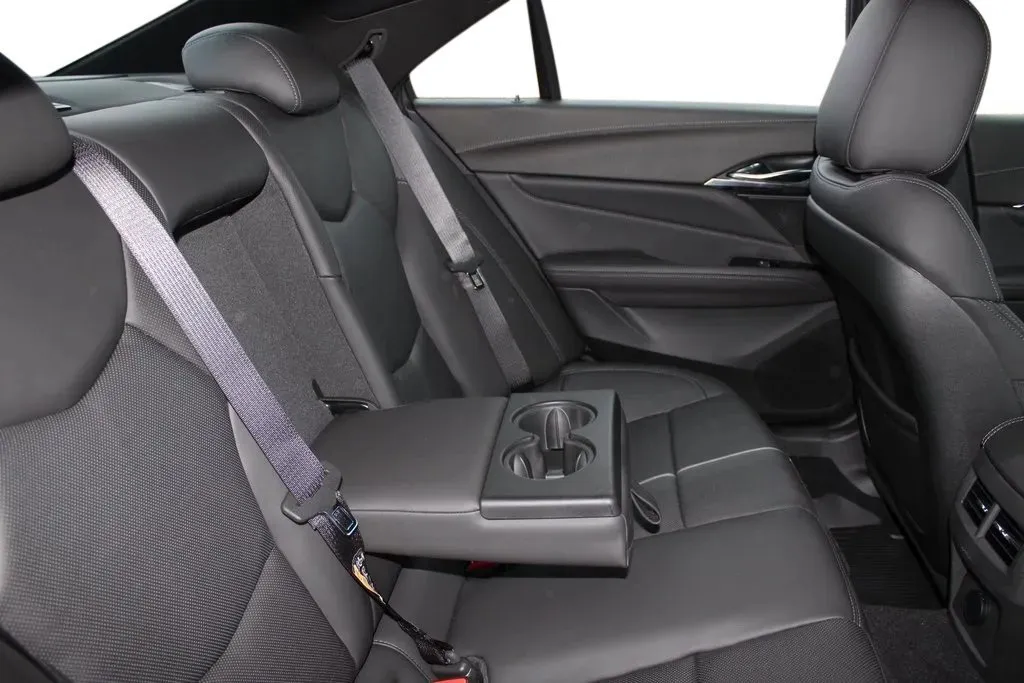 Cadillac CT4 photo 31