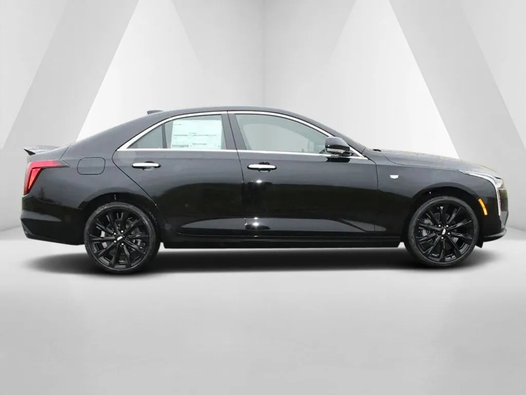 Cadillac CT4 photo 8