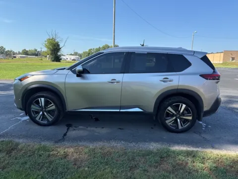 More photos of 2022 Nissan Rogue Platinum at Braden Cadillac GMC, OH