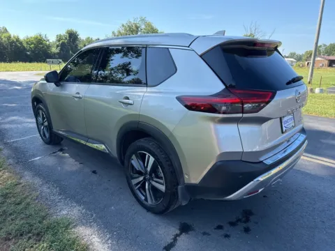 More photos of 2022 Nissan Rogue Platinum at Braden Cadillac GMC, OH