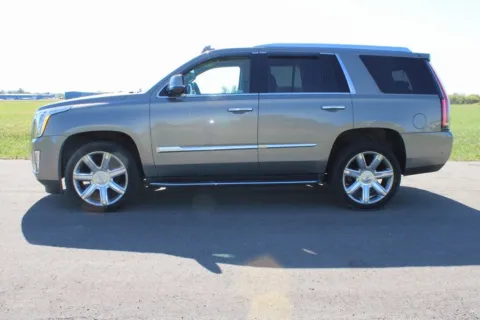 More photos of 2018 Cadillac Escalade Premium Luxury at Braden Cadillac GMC, OH