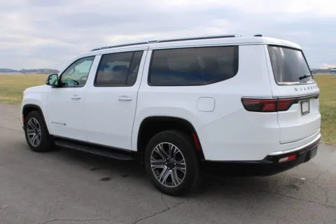 More photos of 2024 Jeep Wagoneer L Series II at Braden Cadillac GMC, OH