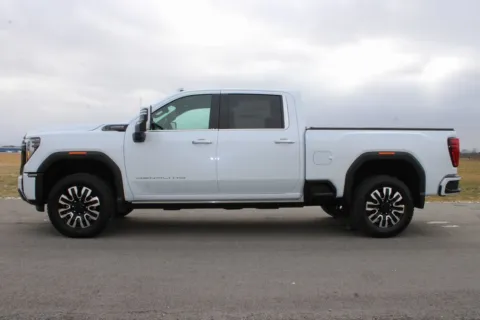 More photos of 2026 GMC Sierra 2500HD Denali Ultimate at Braden Cadillac GMC, OH