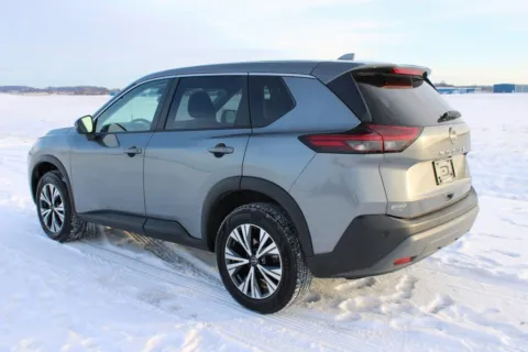 More photos of 2022 Nissan Rogue SV at Braden Cadillac GMC, OH