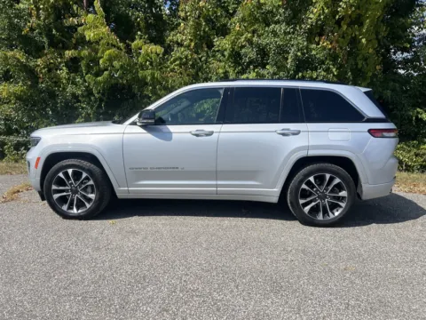More photos of 2022 Jeep Grand Cherokee Overland at Braden Cadillac GMC, OH