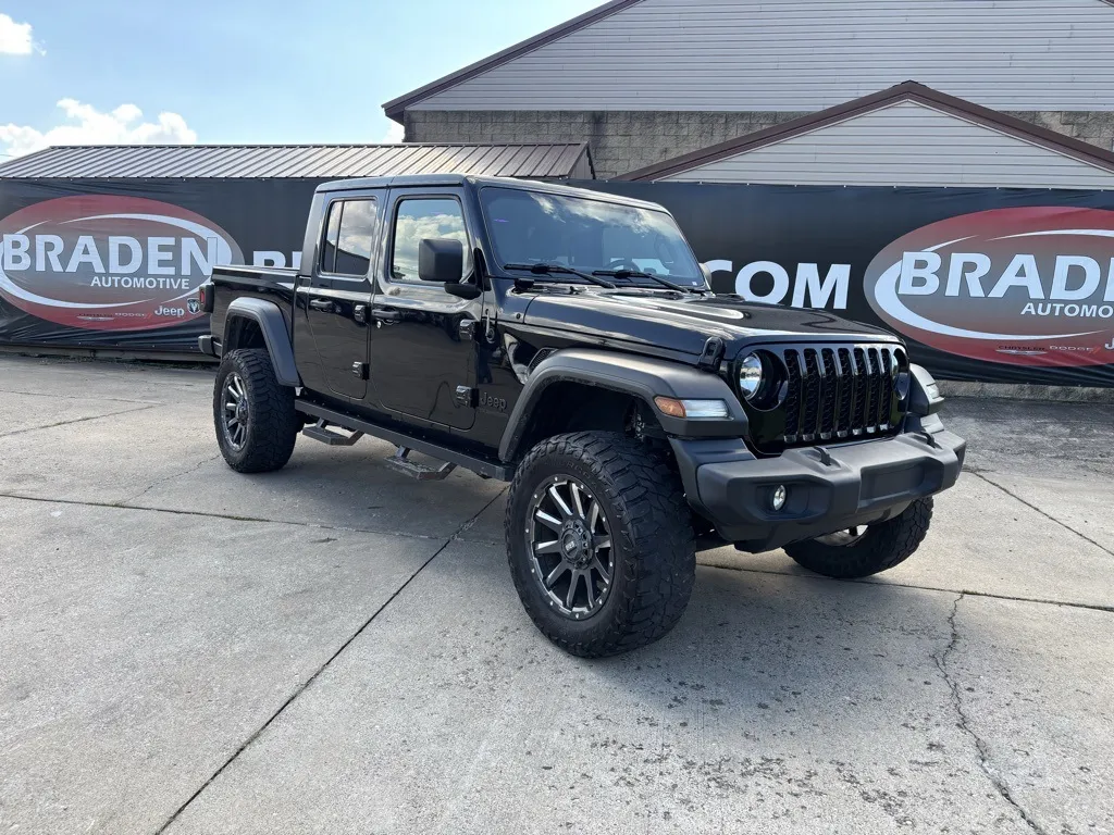 Black 2022 Jeep Gladiator Sport for sale in Carroll, OH