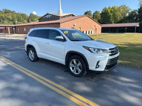 White 2019 Toyota Highlander Limited for sale in Carroll, OH