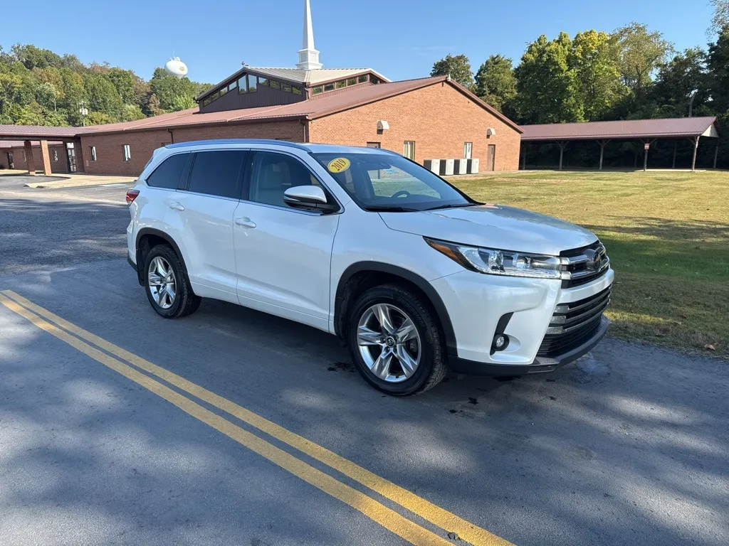 White 2019 Toyota Highlander Limited for sale in Carroll, OH