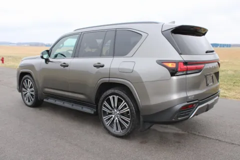 More photos of 2023 Lexus LX 600 Luxury at Braden Cadillac GMC, OH