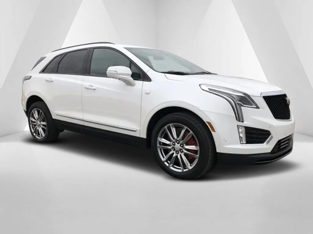 White 2025 Cadillac XT5 Sport for sale in Carroll, OH