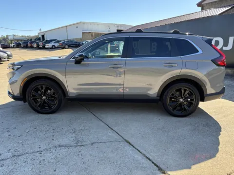 More photos of 2023 Honda CR-V Hybrid Sport Touring at Braden Cadillac GMC, OH