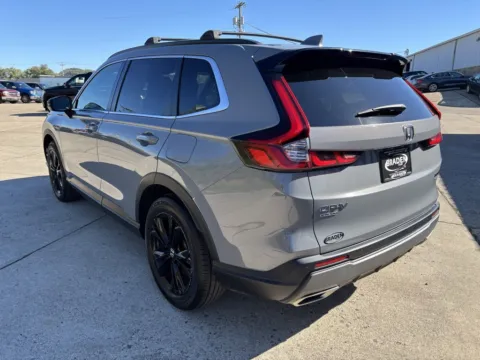 More photos of 2023 Honda CR-V Hybrid Sport Touring at Braden Cadillac GMC, OH