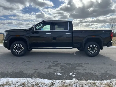 More photos of 2026 GMC Sierra 2500HD Denali Ultimate at Braden Cadillac GMC, OH