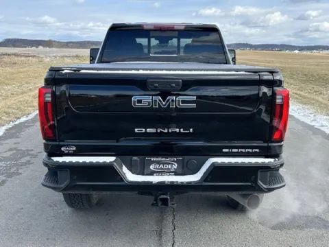 More photos of 2026 GMC Sierra 2500HD Denali Ultimate at Braden Cadillac GMC, OH