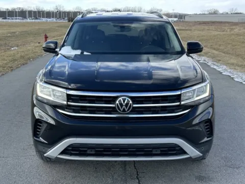 Photos of 2021 Volkswagen Atlas 3.6L V6 SE w/Technology for sale in Carroll, OH at Braden Cadillac GMC