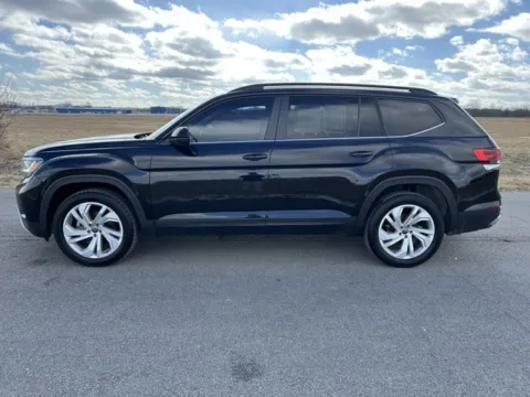 More photos of 2021 Volkswagen Atlas 3.6L V6 SE w/Technology at Braden Cadillac GMC, OH