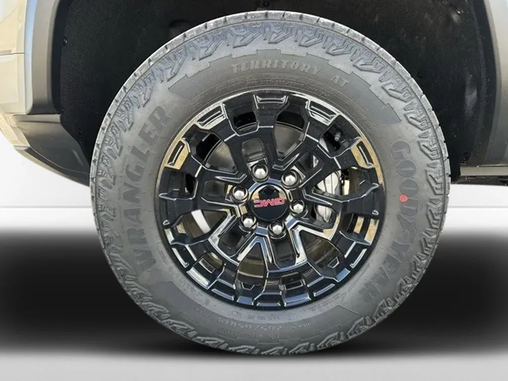 GMC Canyon photo 36