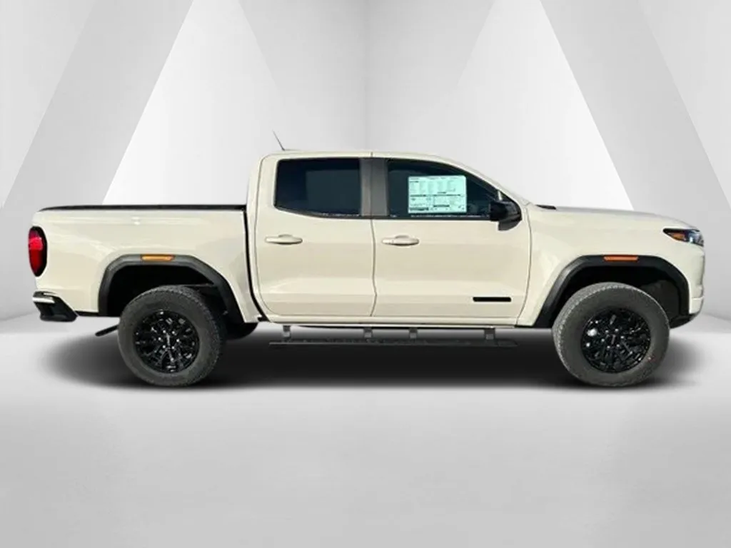 GMC Canyon photo 8