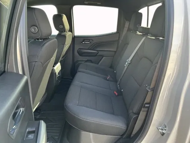 GMC Canyon photo 19