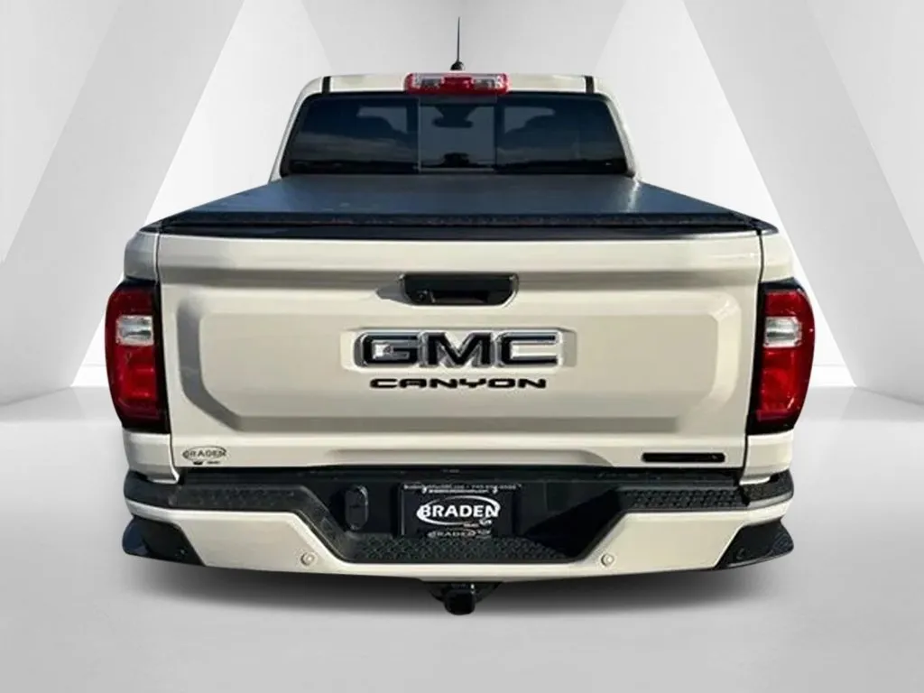 GMC Canyon photo 6
