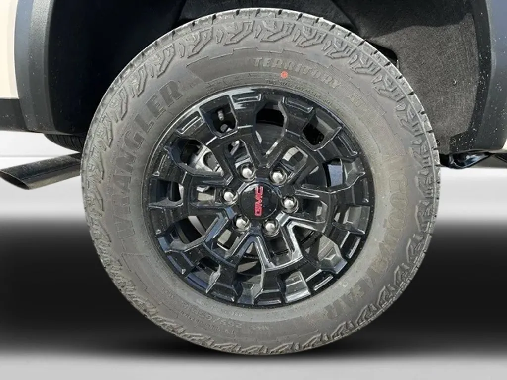 GMC Canyon photo 37