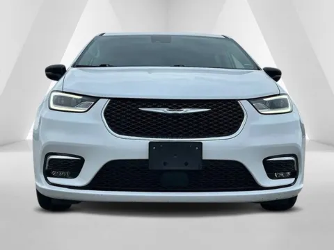 Photos of 2024 Chrysler Pacifica Hybrid Select for sale in Carroll, OH at Braden Cadillac GMC