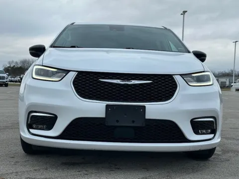 Photos of 2024 Chrysler Pacifica Hybrid Select for sale in Carroll, OH at Braden Cadillac GMC