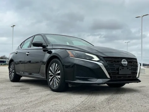 Black 2024 Nissan Altima 2.5 SV for sale in Carroll, OH