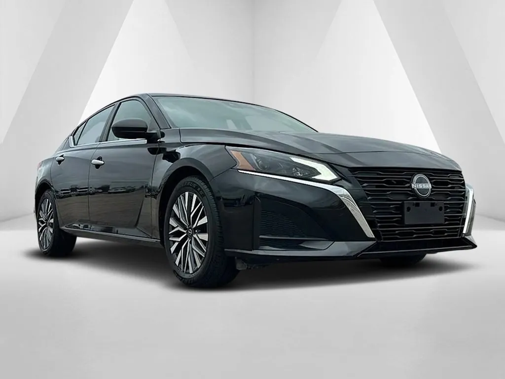 Black 2024 Nissan Altima 2.5 SV for sale in Carroll, OH