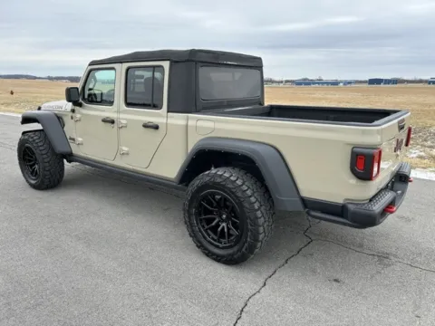 More photos of 2022 Jeep Gladiator Rubicon at Braden Cadillac GMC, OH
