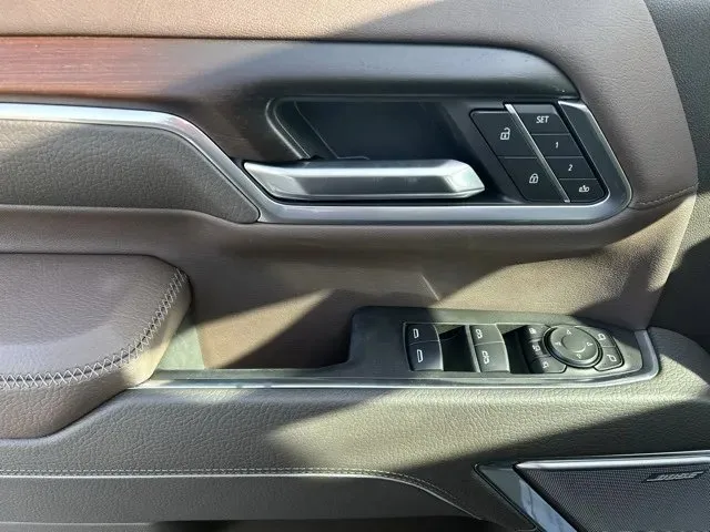 GMC Sierra photo 13