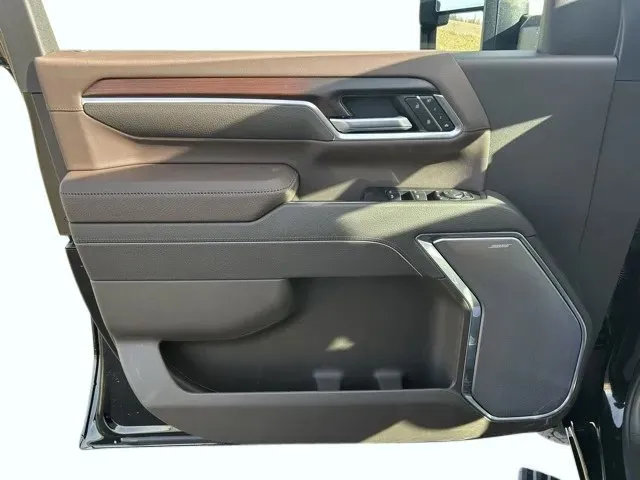 GMC Sierra photo 12