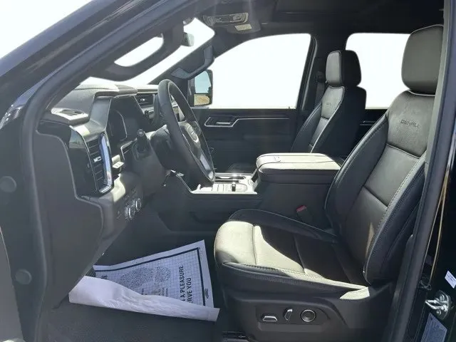 GMC Sierra photo 10