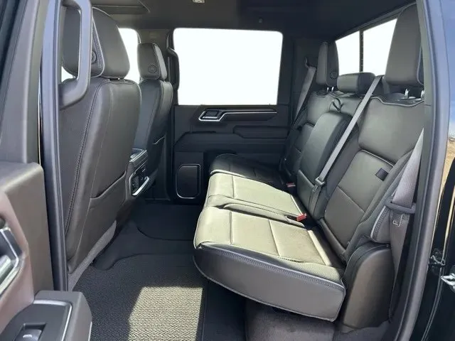 GMC Sierra photo 18