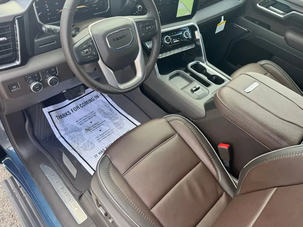 GMC Sierra photo 11