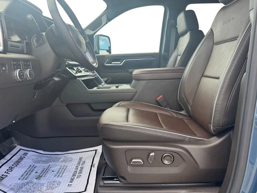 GMC Sierra photo 9