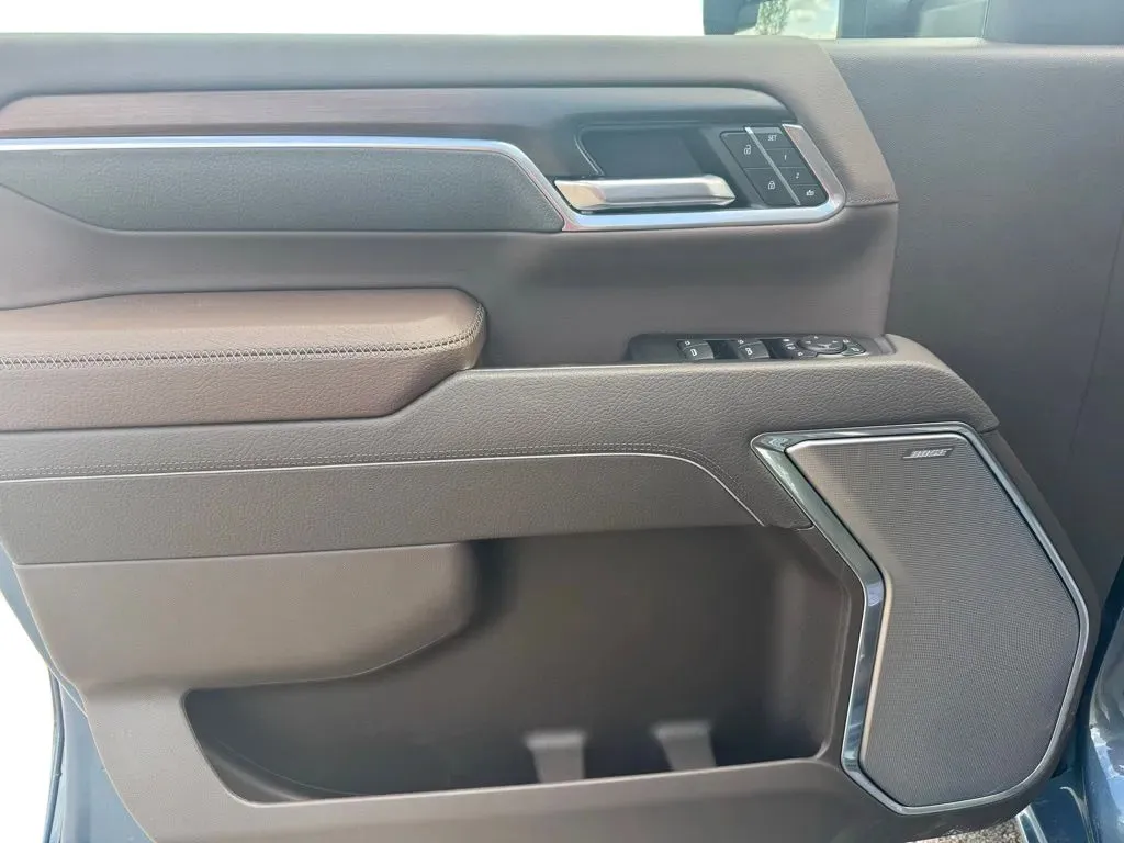 GMC Sierra photo 12