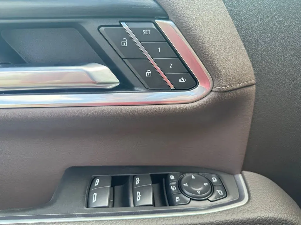 GMC Sierra photo 13