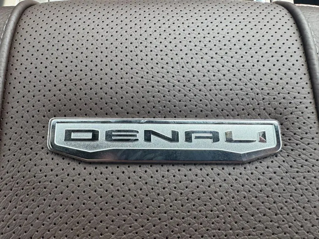 GMC Sierra photo 28