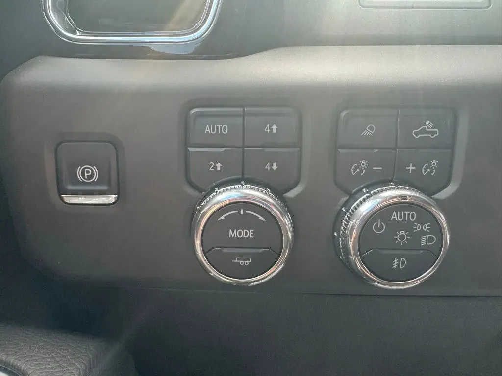 GMC Sierra photo 24