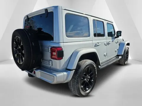 More photos of 2022 Jeep Wrangler Unlimited Sahara High Altitude at Braden Cadillac GMC, OH