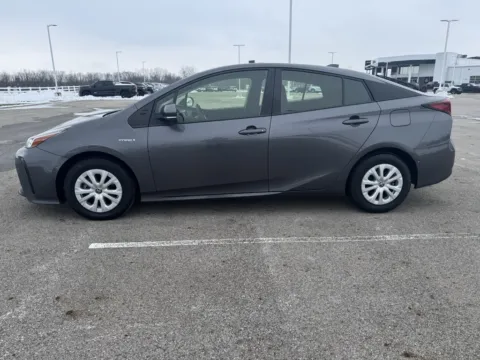 More photos of 2021 Toyota Prius LE at Braden Cadillac GMC, OH