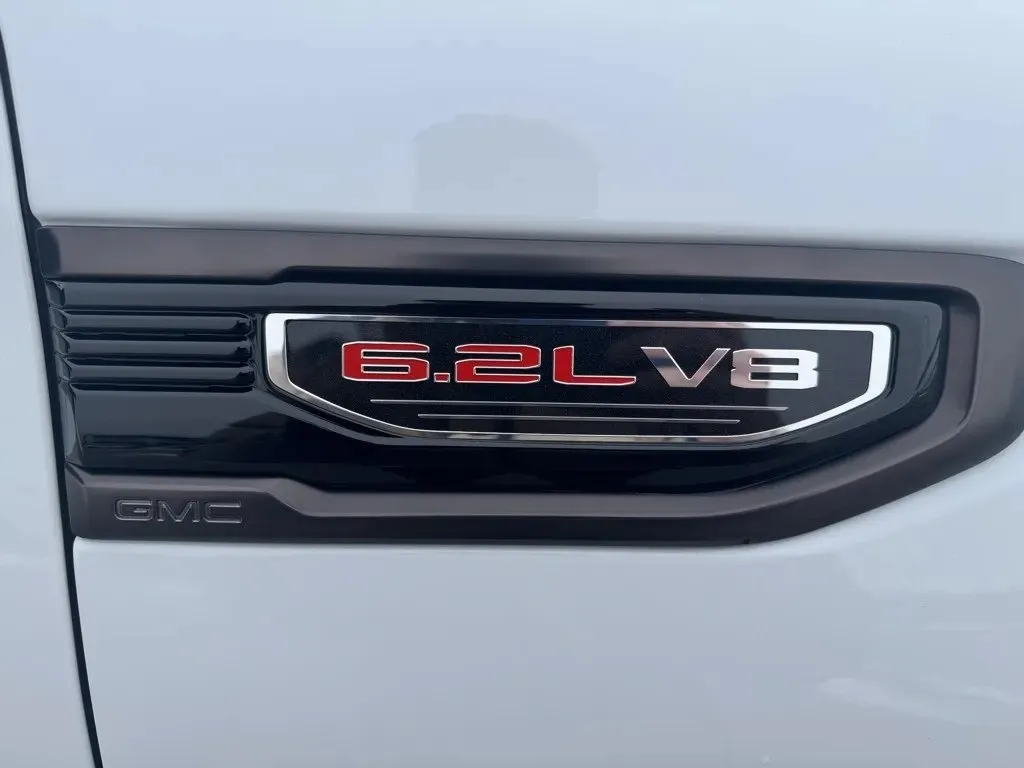 GMC Sierra photo 10