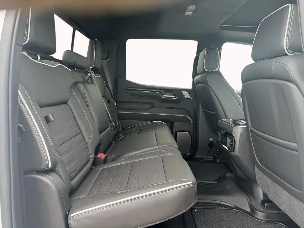 GMC Sierra photo 18