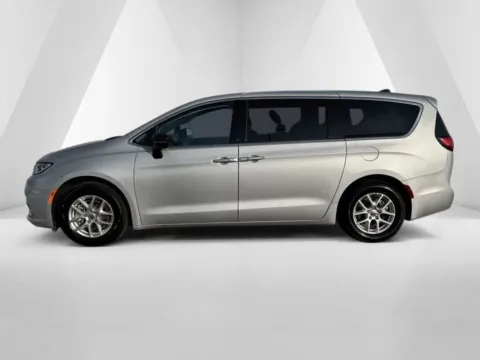 More photos of 2024 Chrysler Pacifica Touring L at Braden Cadillac GMC, OH