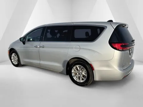 More photos of 2024 Chrysler Pacifica Touring L at Braden Cadillac GMC, OH
