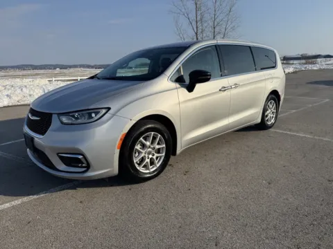 Another view of 2024 Chrysler Pacifica Touring L for sale in Carroll, OH at Braden Cadillac GMC