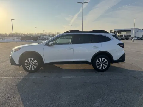 More photos of 2022 Subaru Outback Premium at Braden Cadillac GMC, OH