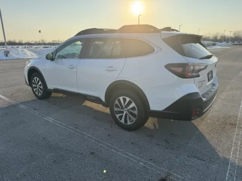More photos of 2022 Subaru Outback Premium at Braden Cadillac GMC, OH