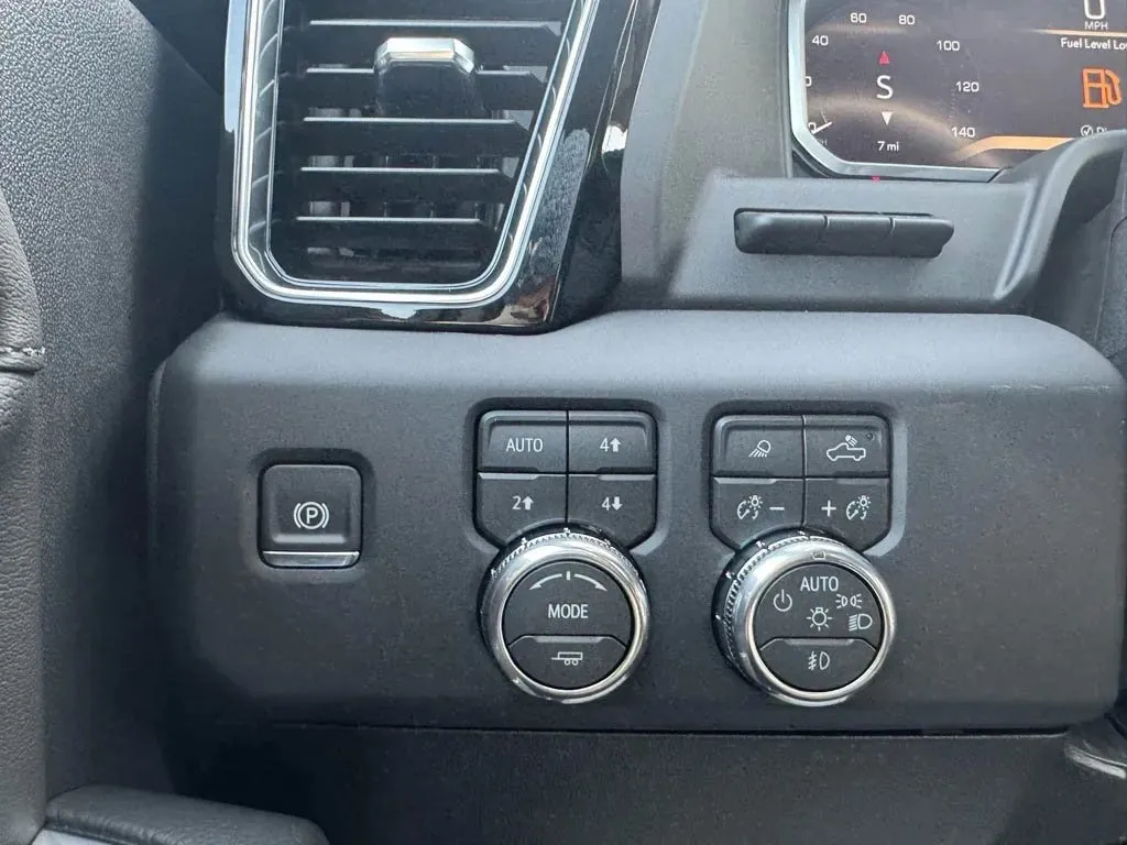 GMC Sierra photo 27